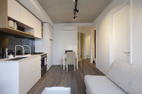 Mono Apartments On La Trobe Street - Accommodation Cairns 19