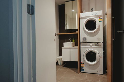Mono Apartments On La Trobe Street - Accommodation Cairns 5