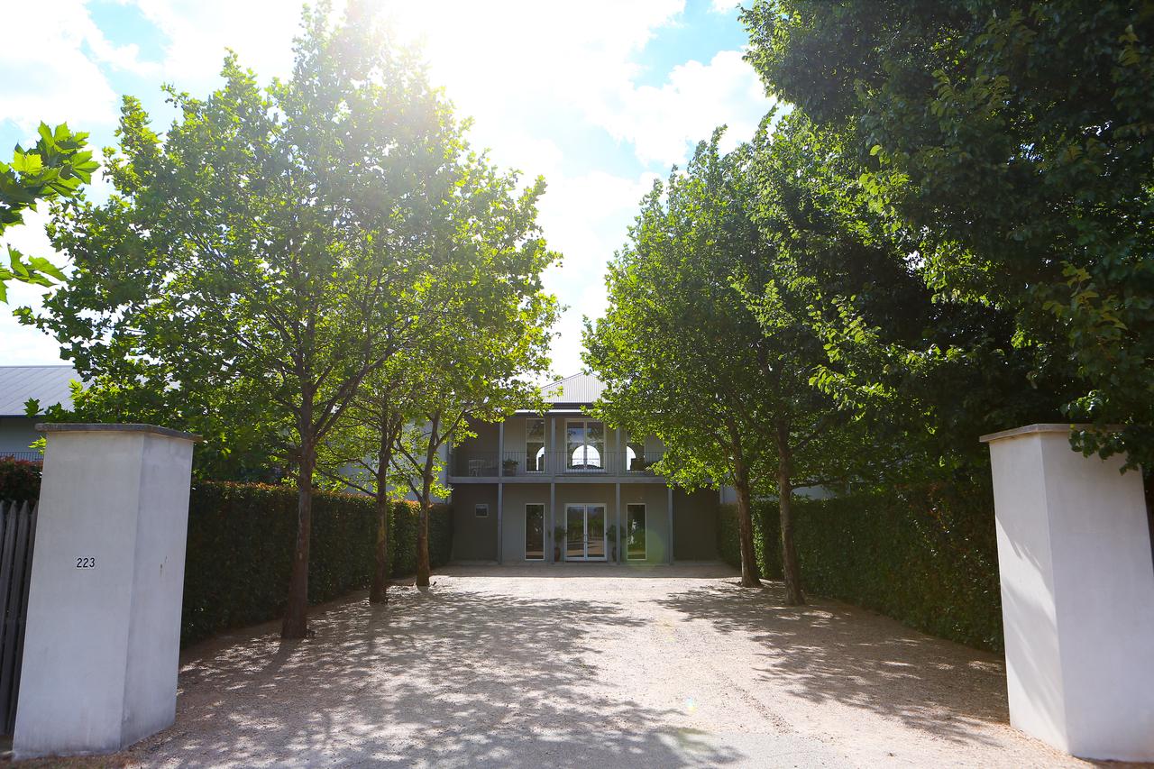 Boorhaman East VIC Accommodation Cairns