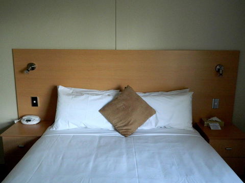 Ciloms Airport Lodge - Accommodation Cairns 24