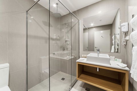 Ciloms Airport Lodge - Accommodation Cairns 8