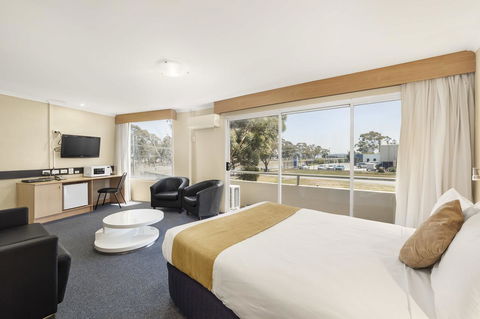 Ciloms Airport Lodge - Accommodation Cairns 6