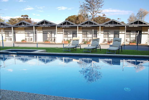 Mornington Motel - Accommodation Cairns 0