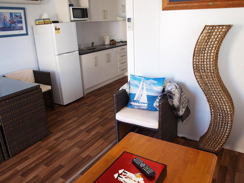 Mornington Motel - Accommodation Cairns 25