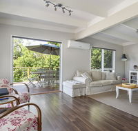 Blairgowrie Bella - light filled home with great deck - Accommodation Cairns
