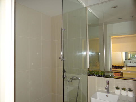 Amazing Accommodations: Vogue - Accommodation Cairns 1