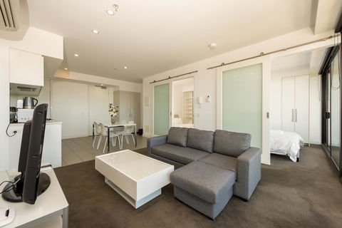 Amazing Accommodations: Vogue - Accommodation Cairns 32