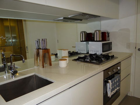 Amazing Accommodations: Vogue - Accommodation Cairns 44