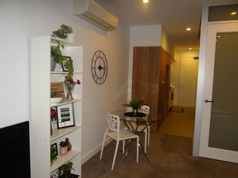 Amazing Accommodations: Vogue - Accommodation Cairns 3