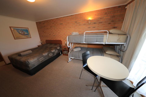 Quays Motel San Remo - Accommodation Cairns 11