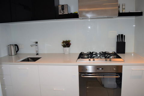 Executive Stay Little Collins Street - Accommodation Cairns 4