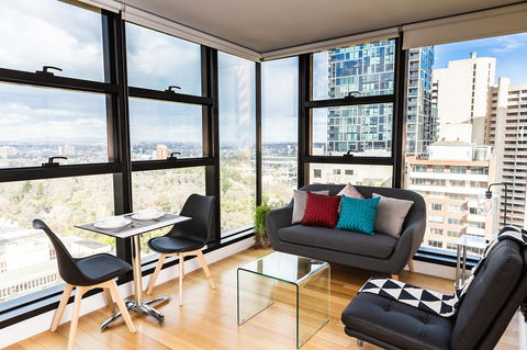 Executive Stay Little Collins Street - Accommodation Cairns 0