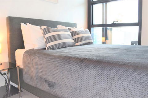 Executive Stay Little Collins Street - Accommodation Cairns 13