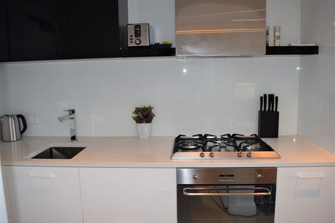 Executive Stay Little Collins Street - Accommodation Cairns 3