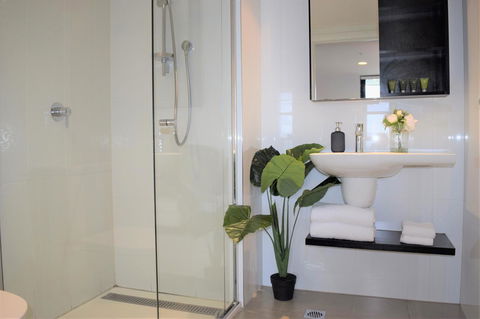Executive Stay Little Collins Street - Accommodation Cairns 16