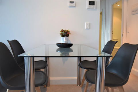 Executive Stay Little Collins Street - Accommodation Cairns 10