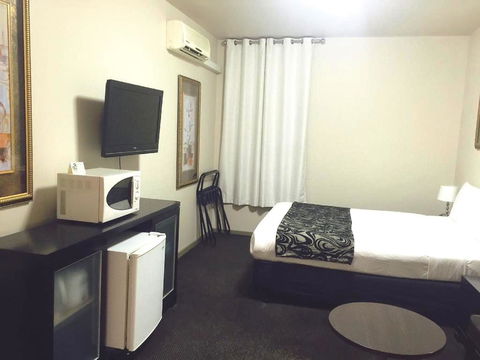 City Square Motel - Accommodation Cairns 1