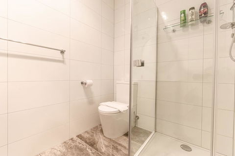 Unique 3 Bedroom Central CBD Townhouse - Accommodation Cairns 10