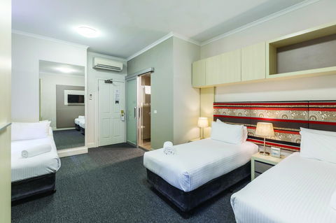 Best Western Melbourne City - Accommodation Cairns 5