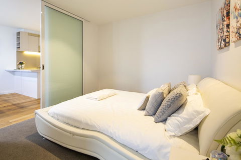 UrbanSuite The Wild Rosa Inn - Accommodation Cairns 7