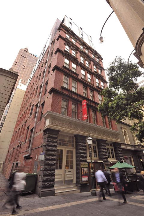 Metro Apartments On Bank Place - Accommodation Cairns 7