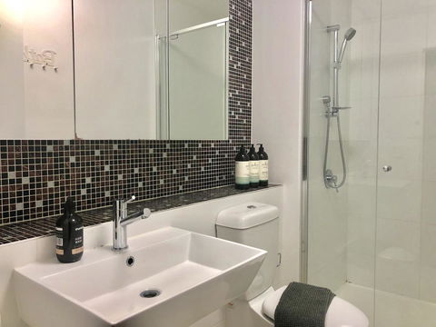 Nest-Apartments Sea View Apartments - Accommodation Cairns 7