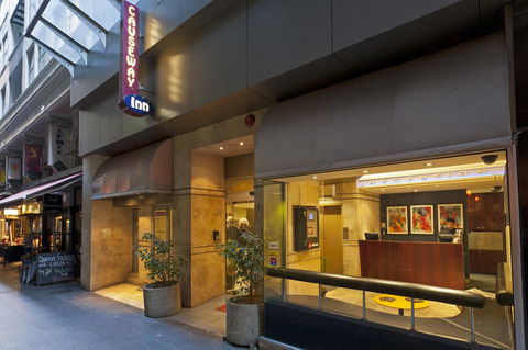 Causeway Inn On The Mall - Accommodation Cairns 6