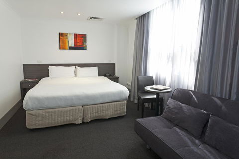 Causeway Inn On The Mall - Accommodation Cairns 7