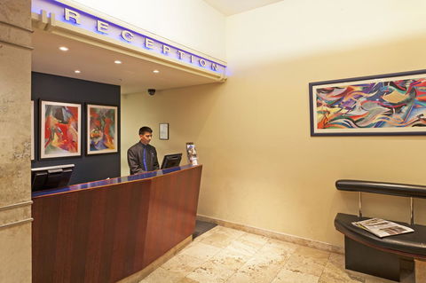 Causeway Inn On The Mall - Accommodation Cairns 4
