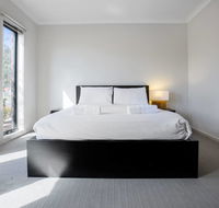 Point Cook Home with a Lovely View in Salt Water - Accommodation Cairns