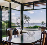 Beach Front Beauty - Ocean front views - Accommodation Cairns