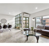 Sophisticated modern 3 bed home in foodie paradise - Accommodation Cairns