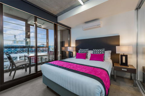 Mantra St Kilda Road - Accommodation Cairns 1