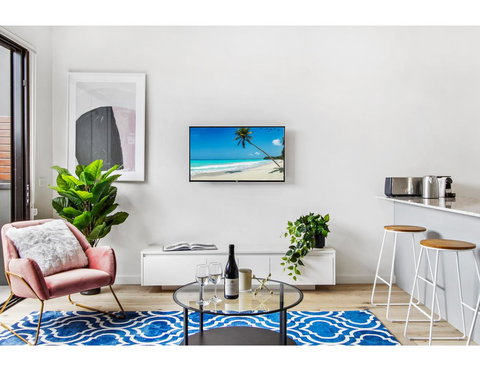 Boutique Apartment In Quiet, Sought-after Suburb - Accommodation Cairns 0