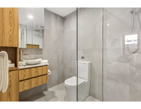 Boutique Apartment In Quiet, Sought-after Suburb - Accommodation Cairns 5