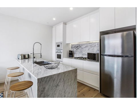 Boutique Apartment In Quiet, Sought-after Suburb - Accommodation Cairns 9