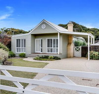 Cute Cottage on Cain - beach at end of street - Accommodation Cairns