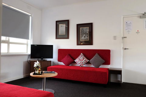 MAC South Yarra By Melbourne Apartment Collection - Accommodation Cairns 3