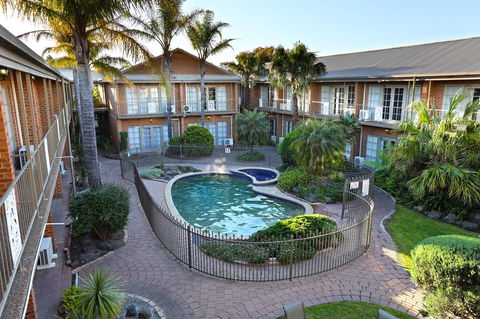 Quality Hotel Melbourne Airport - Accommodation Cairns 1