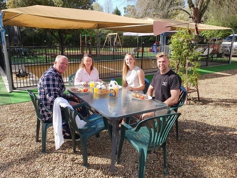 Adina Lodge Holiday Apartments - Accommodation Cairns 1