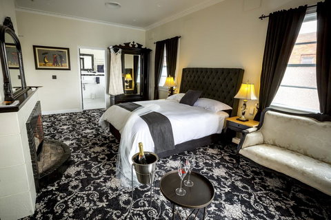 The Commercial Boutique Hotel - Accommodation Cairns 0