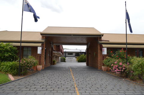 The Cottage Motor Inn Albury - Accommodation Cairns 0