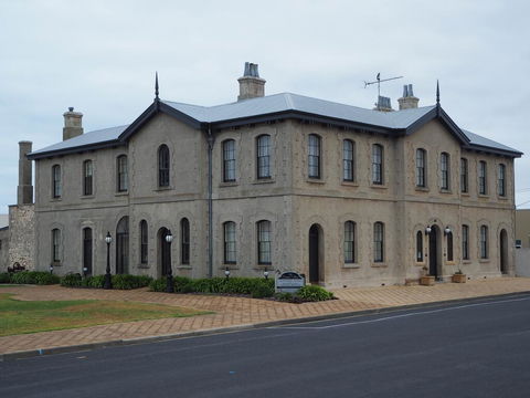 The Customs House B & B - Accommodation Cairns 0