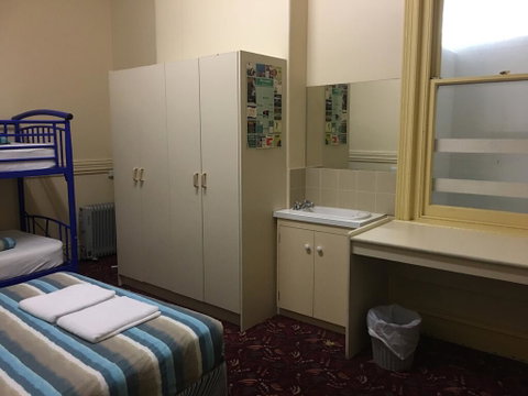 The Formby Hotel - Accommodation Cairns 1