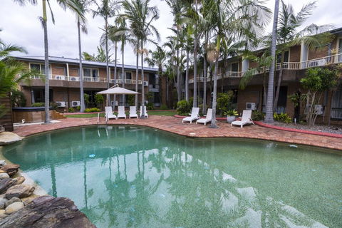 The Galaxy Motel - Accommodation Cairns 0