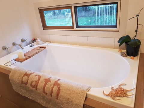 The Gurdies Room With Amazing Sunset Views - Accommodation Cairns 2