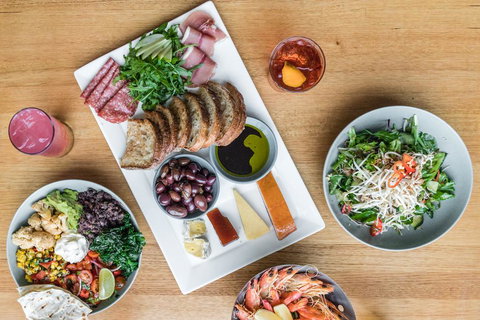 The Huskisson - Accommodation Cairns 3