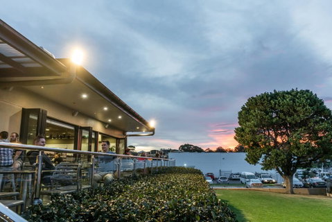 The Huskisson - Accommodation Cairns 0