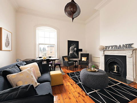 The Ivy Bank - Accommodation Cairns 3