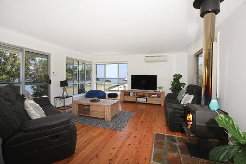 The Jetty At Culburra Beach - Pet Friendly Waterfront - Accommodation Cairns 1